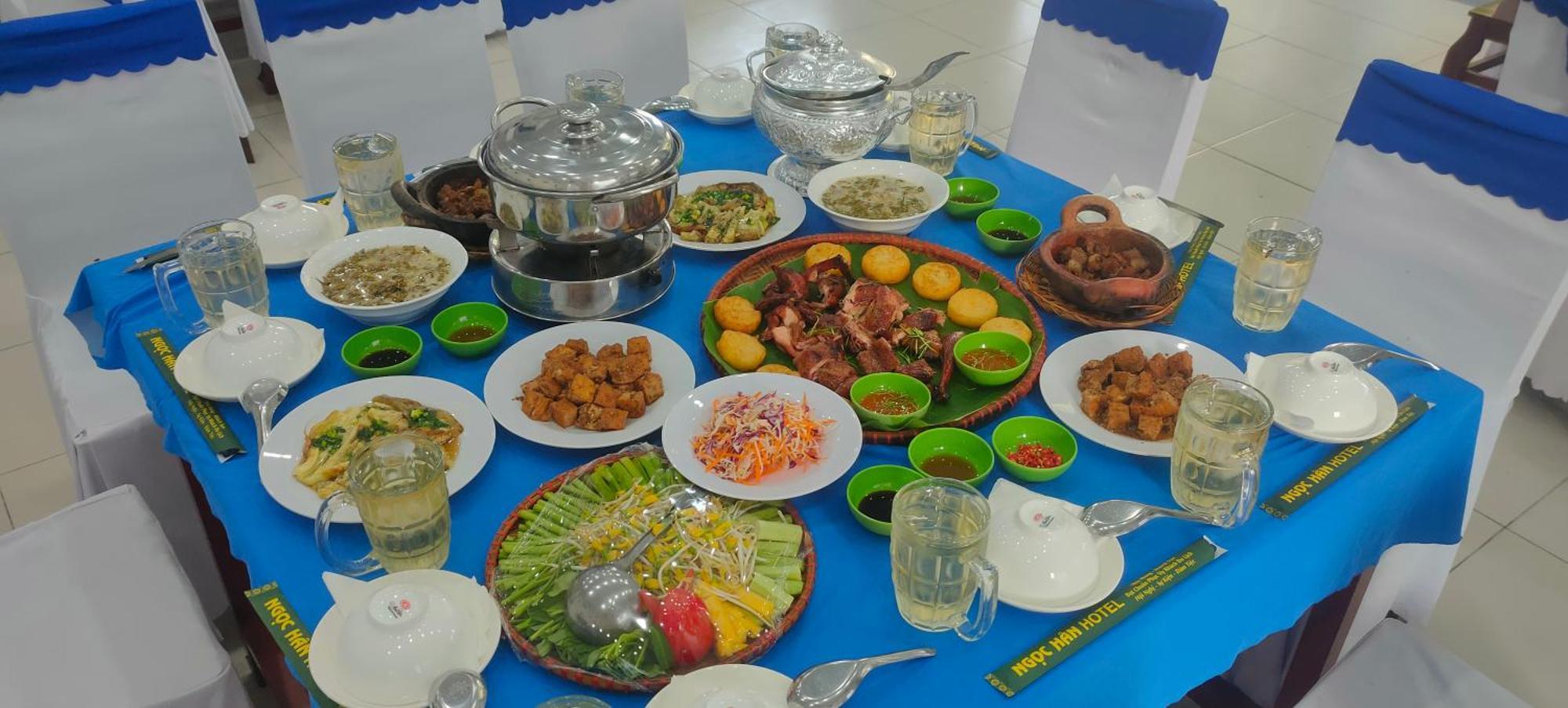 Khach San Ngoc Han Ap Vinh Phu Exterior foto